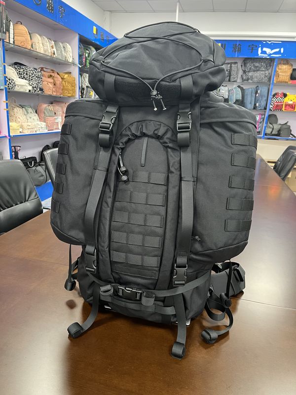 運動（dòng）休閑+背包（bāo）